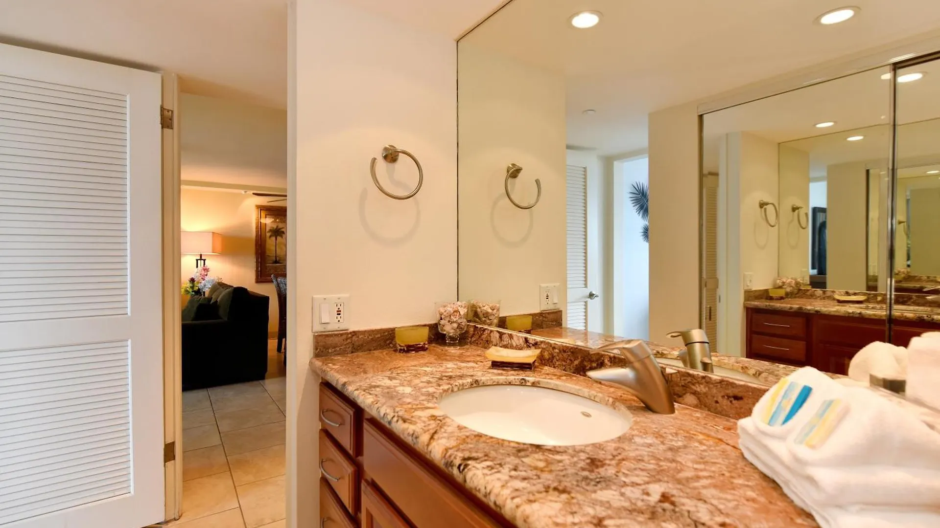 Apartment Valley Isle #1203 Kahana
